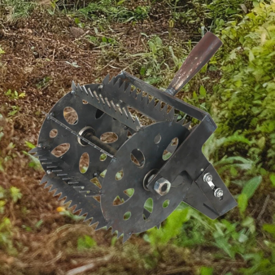 Weeds Roller Manual Weeder Tool 36 Inch Steel Rolling Lawn Aerator for Soil Loosening and Yard Planting