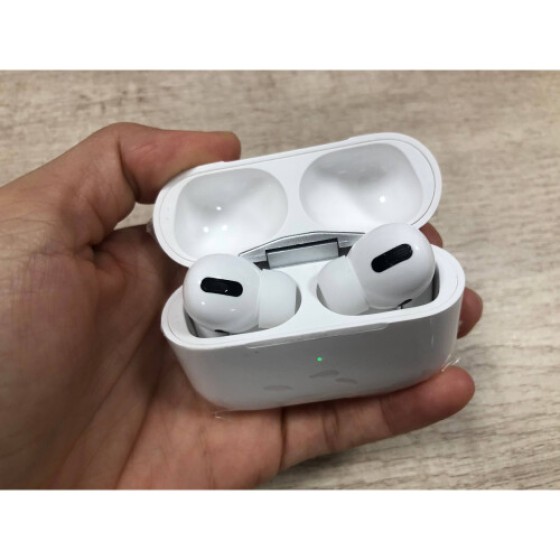 TWS PRO 3 earphone nirkabel dengan kontrol sentuh dan peredam bising, dilengkapi dengan kotak pengisi daya.